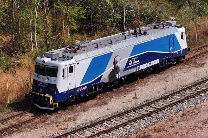 NEWS.ro: Ministrul Transporturilor anunţă veşti bune despre CFR Călători: Modernizarea unui număr de 19 locomotive de 5100kW va fi finalizată înainte de termen - FOTO / VIDEO