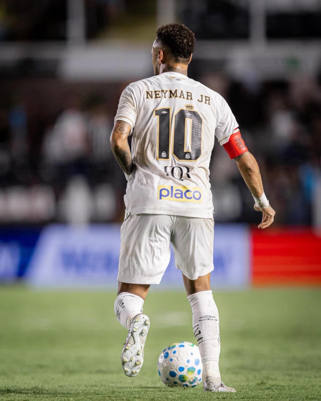 NEWS.ro: „Niciun om nu poate suporta aşa ceva”: Neymar, nervos pe suporterii săi după ce „s-a scărpinat la urechi”