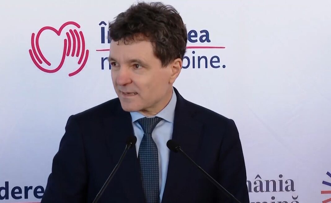 NEWS.ro: Nicuşor Dan: Avem o conjunctură parlamentară care obligă cele patru partide pro-occidentale şi minorităţile să colucreze, pentru ca România să ducă la sfârşit obiectivele / Eu voi media, discuta, astfel încât proiecte importante să meargă mai departe