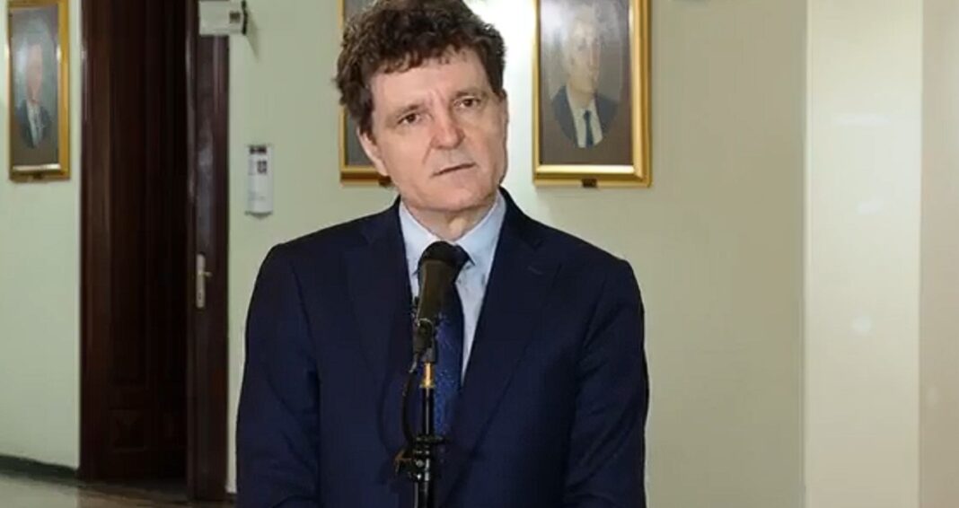 NEWS.ro: Nicuşor Dan: Într-adevăr, în acest moment, pe declaraţiile publice, poziţiile sunt ireconciliabile / Tot timpul pasul unu e uşor, pasul doi e mai greu / Întrebarea este dacă vom reuşi să armonizăm nişte aşteptări. Asta e dificultatea