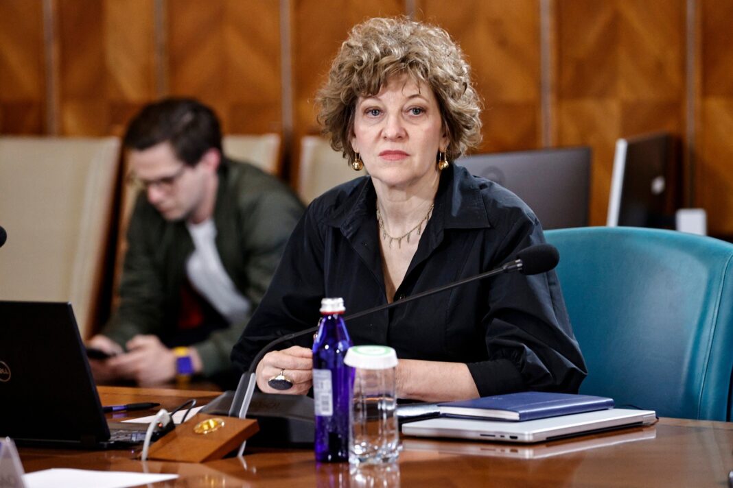 NEWS.ro: Oana Gheorghiu: Companiile de stat nu sunt recompense politice. Sunt ale românilor şi trebuie conduse doar în interesul românilor / Consiliile de administraţie trebuie numite transparent, potrivit legii