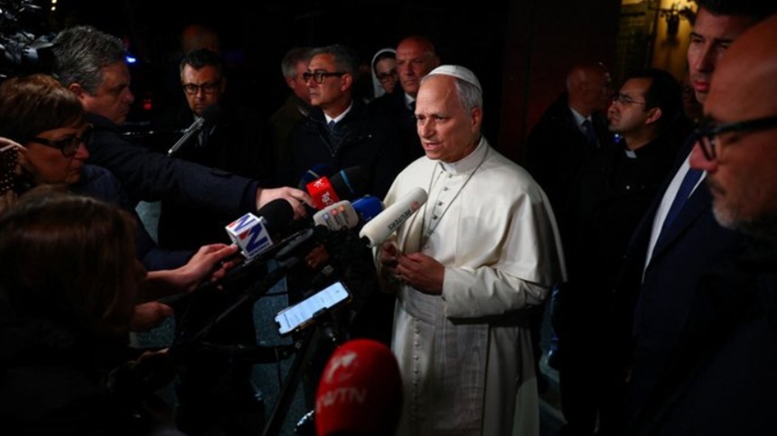 NEWS.ro: Papa american Leon al XIV-lea denunţă drept ”inacceptabilă” ameninţarea lui Trump împotriva populaţiei iraniene şi le cere americanilor să-şi contacteze liderii politici şi reprezentanţii în Congres pentru a le cere să respingă războiul şi să acţioneze în