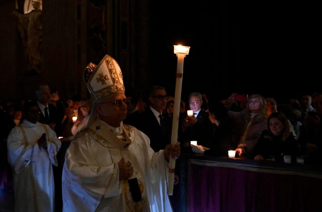 NEWS.ro: Papa Leon, la slujba din Noaptea Învierii: Există şi astăzi morminte care trebuie deschise la o viaţă nouă. Unele îl apasă pe om în inimă, altele, ca o consecinţă a celor interioare, rup legăturile dintre noi