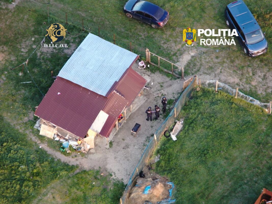 NEWS.ro: Percheziţii în patru judeţe şi în Capitală, într-un dosar de constituire a unui grup infracţional organizat, proxenetism şi trafic de persoane/ Tinere exploatate sexual în ţări din Vestul Europei/ Venituri ilegale de peste 300.000 de lei - FOTO, VIDEO
