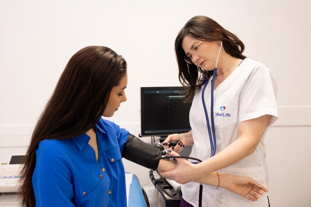 NEWS.ro: Peste 1,3 mil. teste de colesterol la MedLife într-un an. Bolile cardiovasculare provoacă peste jumătate dintre decesele din România