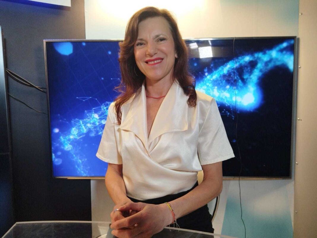 NEWS.ro: Pot pacienţii cu implanturi dentare sau cu parodontoză să folosească aparat dentar? Explicaţiile medicului Lorelei Nassar