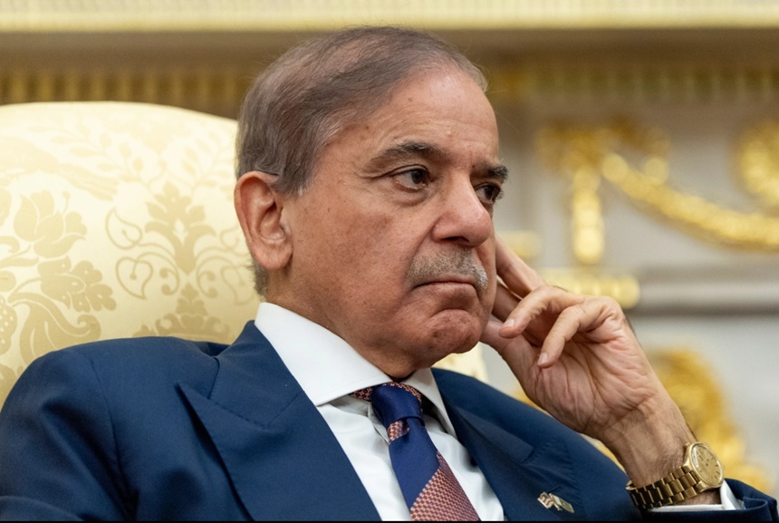 NEWS.ro: Premierul pakistanez Shehbaz Sharif le cere lui Trump să-şi amâne ultimatumul cu două săptămâni şi Iranului să redeschidă în paralel Strâmtoarea Ormuz. Teheranul analizează ”în mod pozitiv” cererea. ”Suntem în pline negocieri”, declară la Fox News Trump