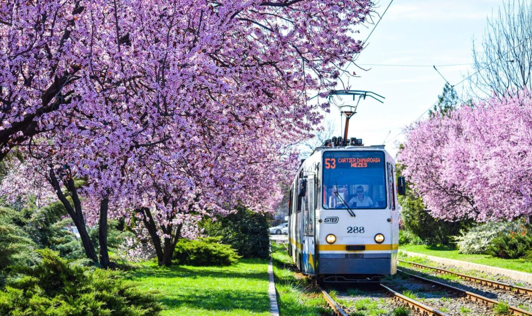 NEWS.ro: Primăria Capitalei anunţă programul de Paşte al mijloacelor de transport în comun/ În noaptea de Înviere, 25 de linii de noapte şi linia de tramvaie 41, până în jurul orei 03.00
