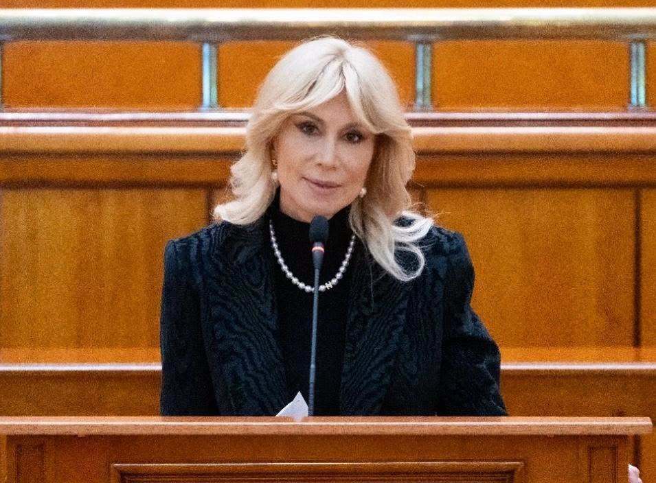 NEWS.ro: Raluca Turcan: PSD să guverneze, nu să demoleze / Greşeala recunoscută e pe jumătate iertată - Dragi colegi din PSD, veniţi-vă în fire! / PNL Sibiu, susţinere pentru Bolojan premier