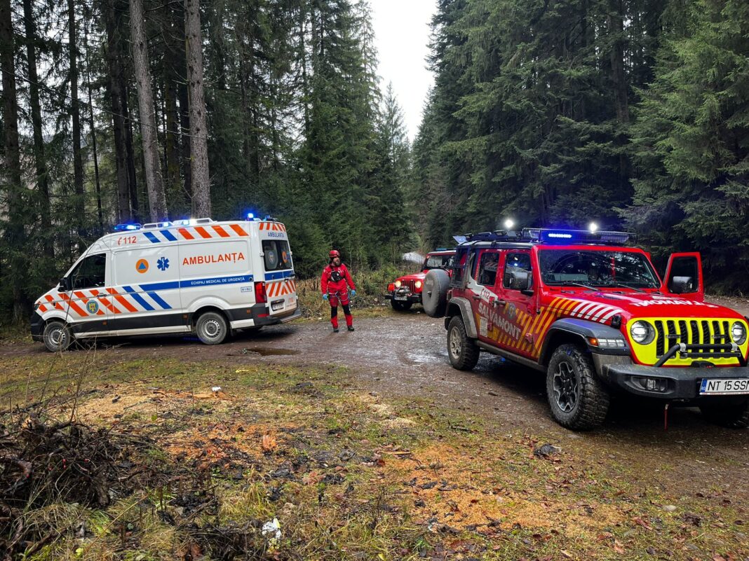 NEWS.ro: Salvamont Neamţ, intervenţie în Masivul Ceahlău, pentru acordarea primului ajutor şi evacuarea unei victime cu traumatism de membru inferior / O altă persoană a suferit o criză cardiacă, în zona Staţiunii Durău