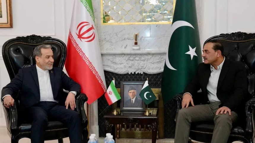 NEWS.ro: Şeful diplomaţiei iraniene Abbas Araghchi a plecat de la Islamabad