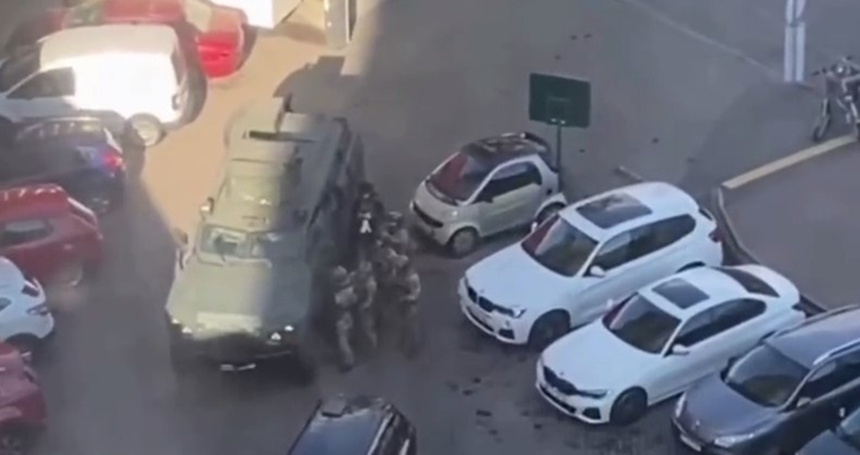 NEWS.ro: Şeful poliţiei de patrulare din Ucraina a demisionat după ce unii poliţişti ar fi fugit după ce au auzit focurile de armă la Kiev, sâmbătă - VIDEO