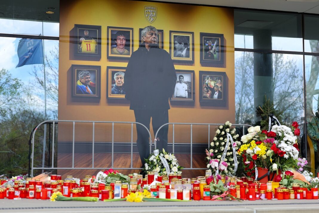 NEWS.ro: Slujba de înmormântare pentru Mircea Lucescu a început şi va dura aproximativ două ore. Marele antrenor va fi înhumat la cimitirul Bellu, cu onoruri militare