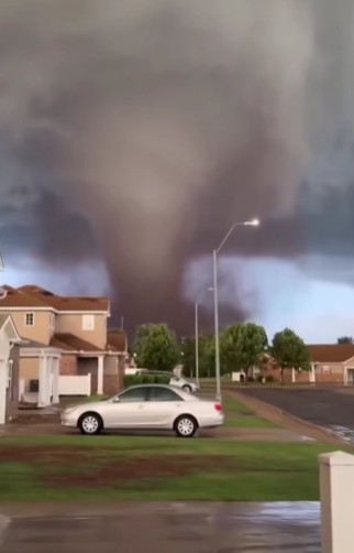 NEWS.ro: SUA: Cel puţin zece răniţi, după ce mai multe tornade au afectat nordul statului Oklahoma, relatează presa locală