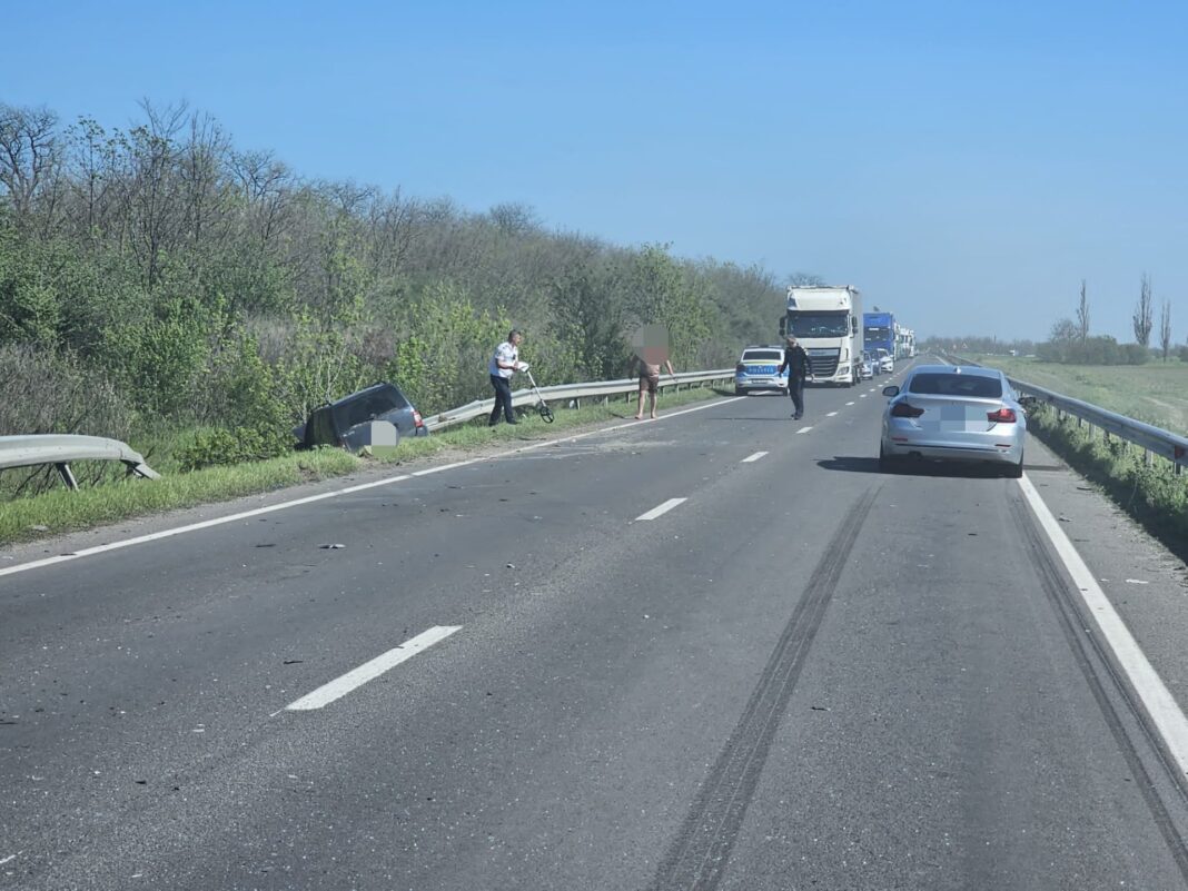 NEWS.ro: Trafic rutier blocat pe drumul naţional 6, in judeţul Dolj, din cauza unui accident rutier