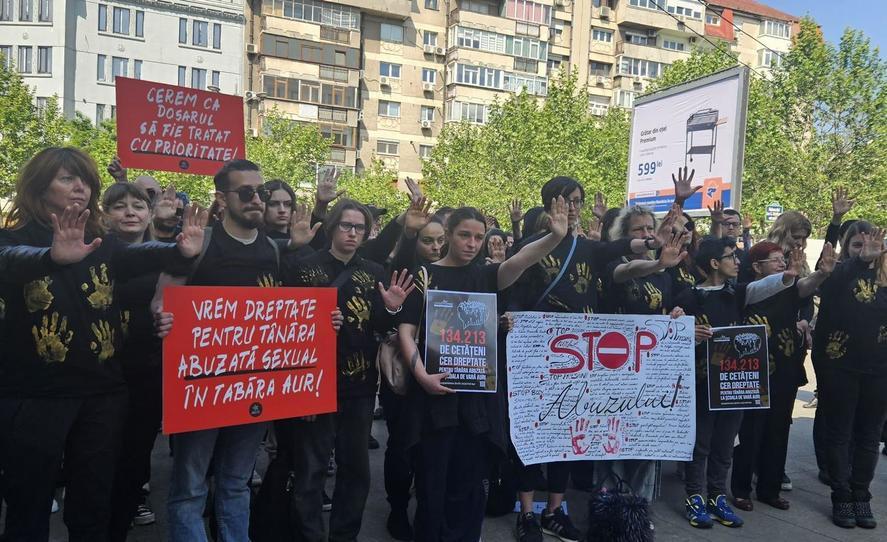 NEWS.ro: Trei bărbaţi, trimişi în judecată pentru viol, după incidentul de la Şcoala de vară AUR din 2023 de pe litoral / Sunt acuzaţi că au violat o fată de 17 ani