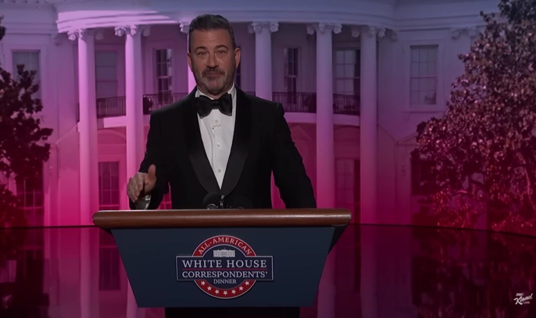 NEWS.ro: Trump cere postului ABC să-l concedieze pe Jimmy Kimmel după ce acesta a glumit spunând că Melania ar fi o „văduvă în aşteptare”. Cu câteva ore mai înainte, prima-doamnă făcuse o sugestie similară - VIDEO