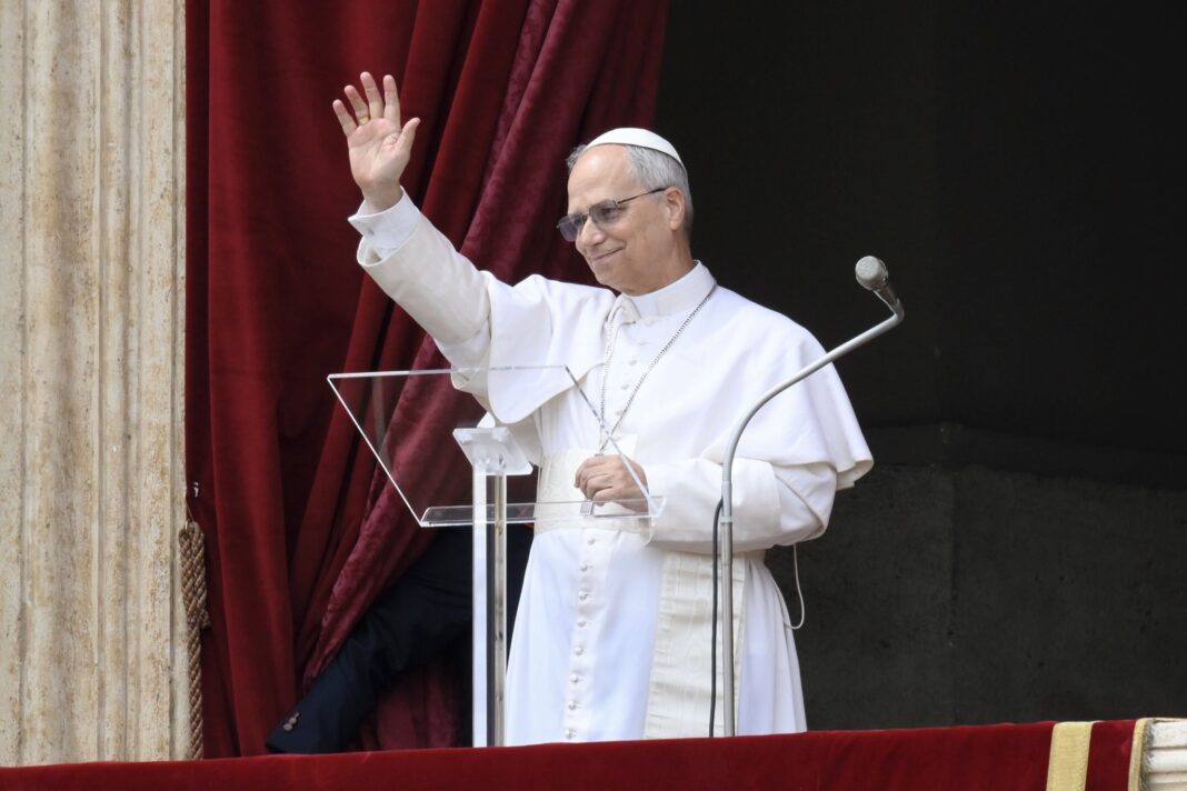 NEWS.ro: Trump îl atacă pe Papa Leon, calificându-l drept „slab” în privinţa criminalităţii şi „dezastruos”