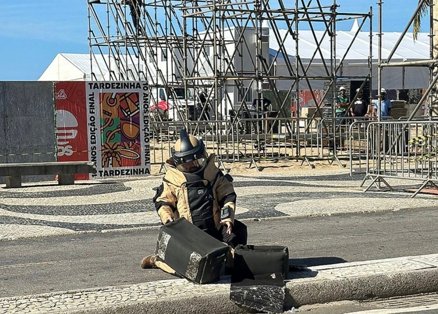 NEWS.ro: Un ”dispozitiv exploziv”, ”retras” de poliţie de pe promenada de la Copacabana, cu câteva săptămâni înaintea unui megaconcert gratuit al lui Shakira