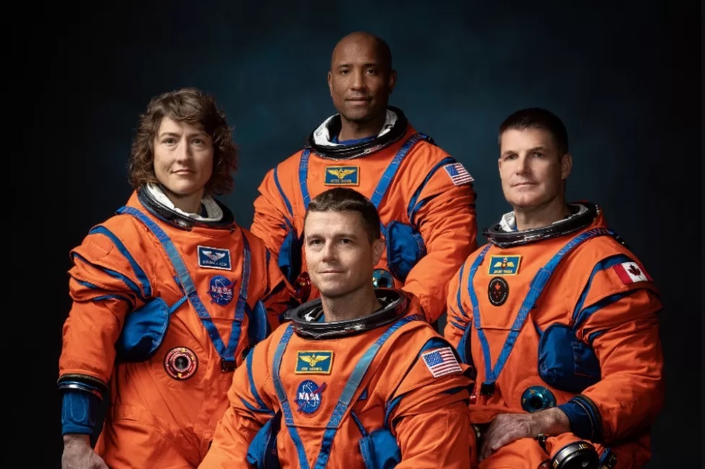 NEWS.ro: „Un instrument magic”. Pentru a observa Luna, astronauţii misiunii Artemis se vor folosi... de propriii ochi