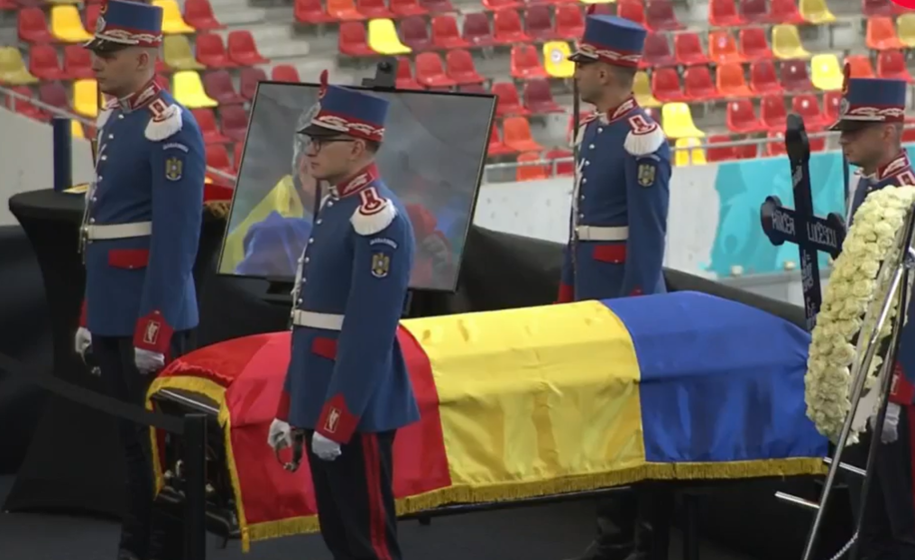 NEWS.ro: UPDATE - Mircea Lucescu este pentru ultima dată în Arena Naţională. Sicriul cu trupul neînsufleţit al legendarului antrenor a fost depus în arenă / Fanii îi aduc un ultim omagiu / Reacţii emoţionante din lumea fotbalului - VIDEO