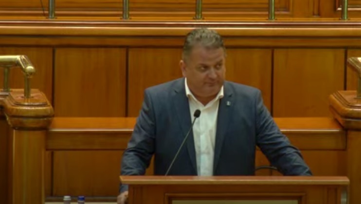 NEWS.ro: Virgil Guran (PNL): PSD nu trebuia să plece de pe câmpul de luptă acum, pentru că erau foarte multe lucruri de rezolvat / E ca într-o familie, mai spui, mai greşeşti, te mai cerţi, unii, din păcate se mai şi bat, dar familia trebuie să meargă înainte