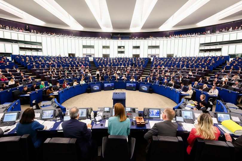 NEWS.ro: Virgil Popescu: Am votat în Parlamentul European rezoluţia prin care atragem atenţia asupra necesităţii unei protecţii sporite pentru companiile, locurile de muncă şi produsele din UE, în faţa concurenţei neloiale din partea ţărilor terţe