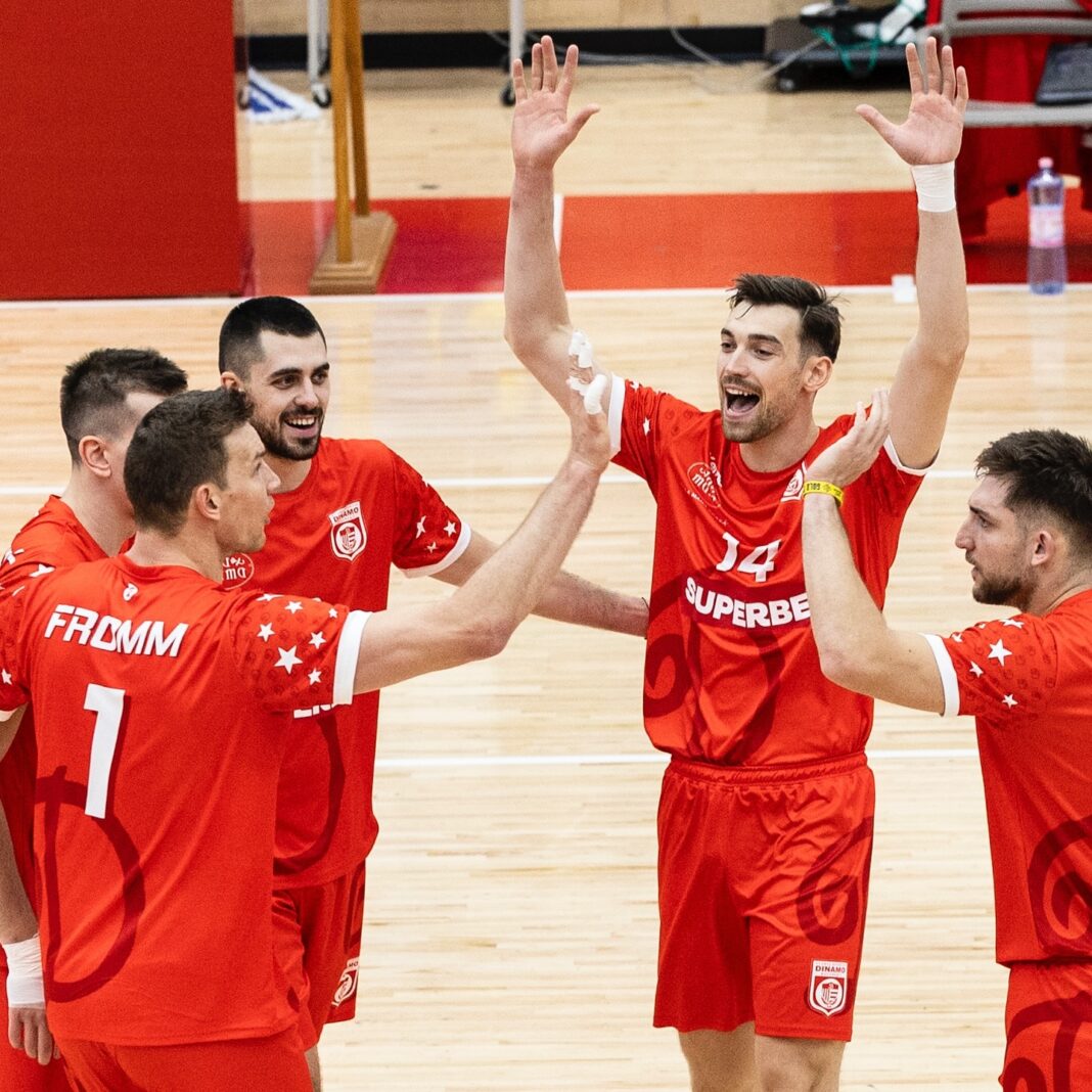 NEWS.ro: Volei masculin: Steaua Bucureşti – Dinamo Bucureşti, scor 2-3, în primul meci al semifinalei Diviziei A