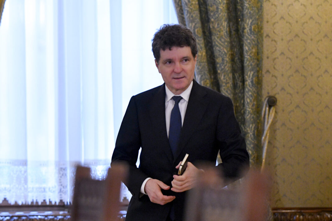 Nicușor Dan a declarat pe platforma X că România este pregătită să intensifice cooperarea cu SUA în domeniul securității și apărării, după o discuție cu secretarul Armatei SUA, Dan Driscoll