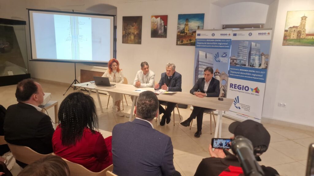 Nouă arteră rutieră în Alba Iulia, din bani europeni: A fost semnat contractul de finanțare pentru mini-centura de Sud-Vest a orașului