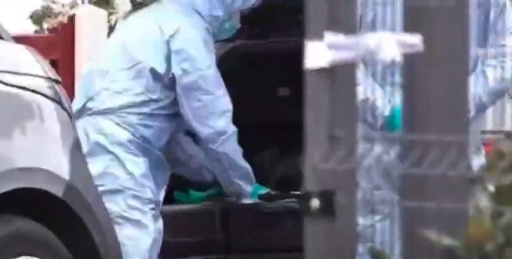 O femeie și un bărbat au fost arestați după ce au încercat să incendieze o sinagogă din nordul Londrei