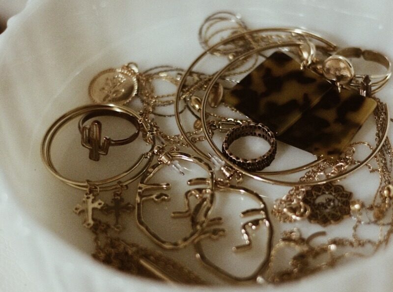 O româncă, achitată în Italia după un proces care a durat 7 ani / Era acuzată că a furat bunuri de 200 de mii de euro din casa unde muncea / O parte din bijuterii au fost găsite în casă, după mai mulți ani