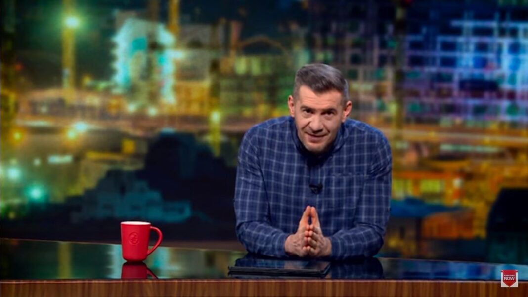 Pagina de media: TVR pregătește podcasturi cu Dragoș Pătraru, Vlad Craioveanu, „Tetelu”, Valeriu Nicolae / O emisiune va fi realizată de Dana Chera, angajată la televiziunea finanțată de primăria condusă de Pandele și Monica Ghiurco, reprezentanta din partea AUR în Consiliul de Administrație