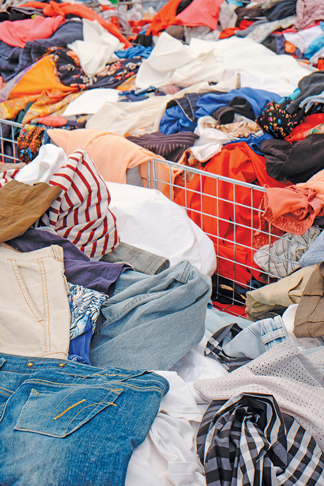 Pagina verde. Studiu. România generează 160.000 de tone de deşeuri textile anual, reciclează sau reutilizează sub 6-10% din acestea şi nu dispune de statistici centralizate