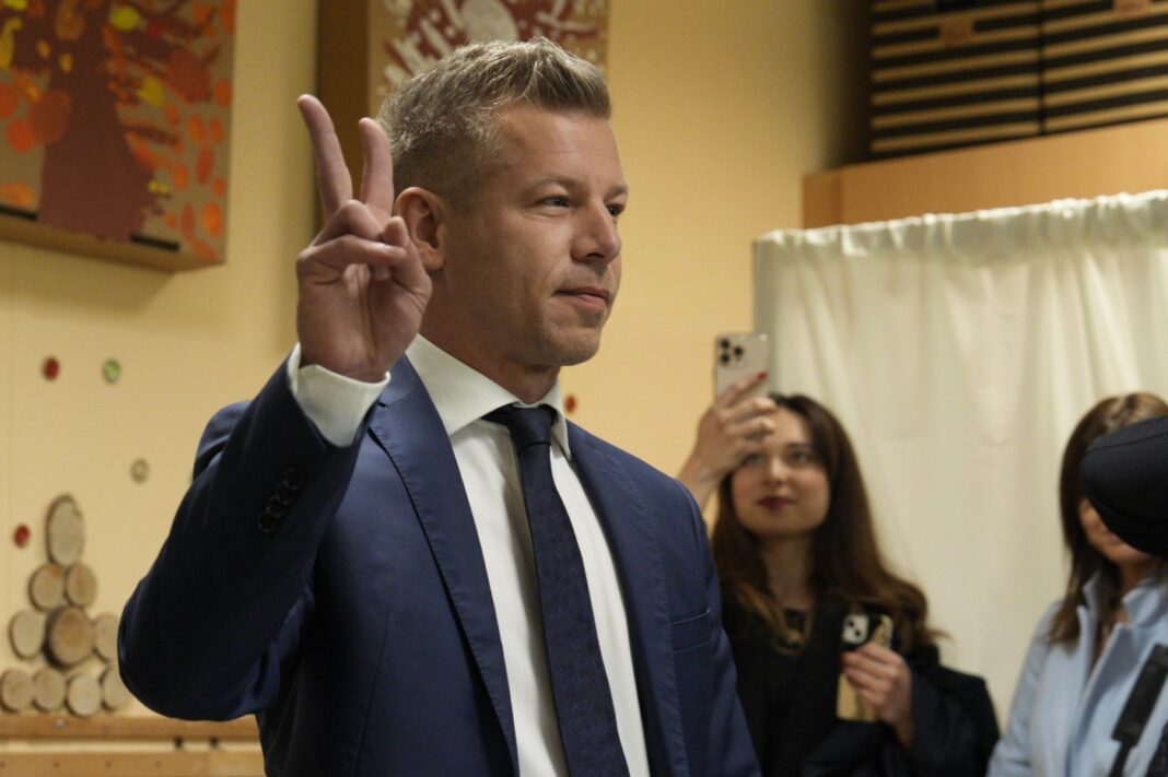 Péter Magyar solicită ajutorul Poloniei pentru reluarea relațiilor cu UE / Bruxelles-ul vrea ca Ungaria să renunțe la blocajul Ungariei privind un împrumut de 90 de miliarde de euro 