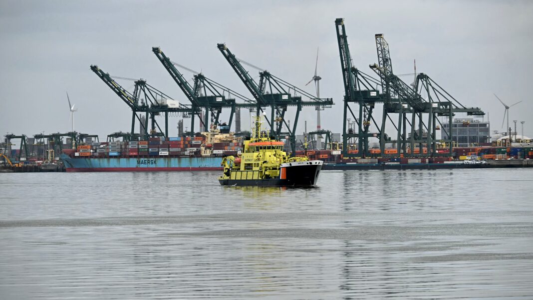 Portul Antwerp a fost redeschis pentru navigația către Marea Nordului, după o deversare de petrol