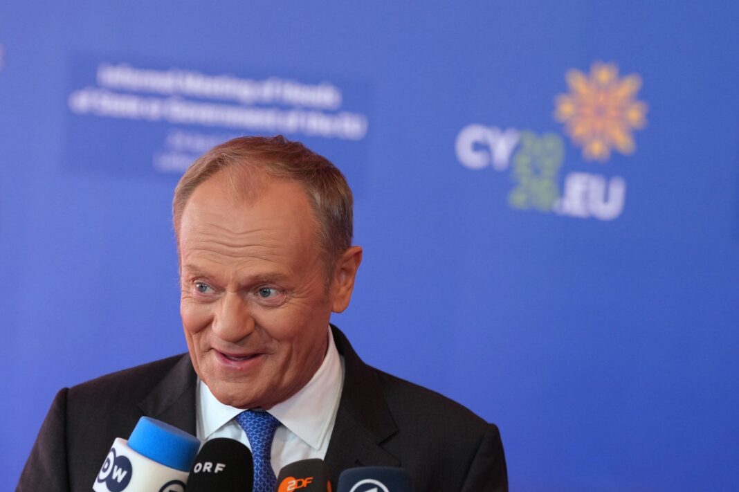 Premierul polonez Donald Tusk, despre summitul european fără Viktor Orban: „Pentru prima dată în ani de zile, n-au fost ruşi în sală, dacă înţelegeţi ce vreau să spun”