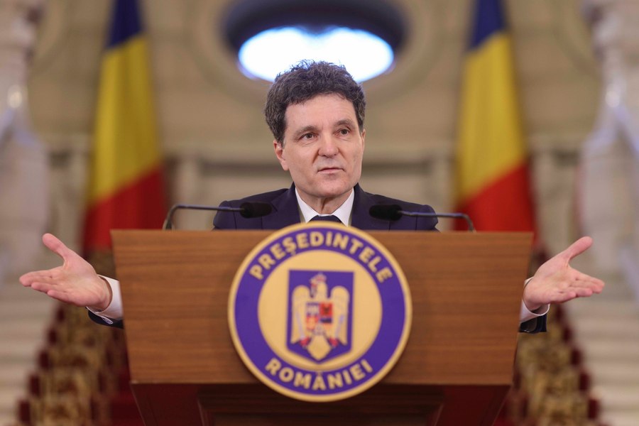 Președintele Nicușor Dan ar fi aflat despre moțiunea PSD-AUR printr-un bilețel, în timpul consultărilor cu liderii politici la Cotroceni