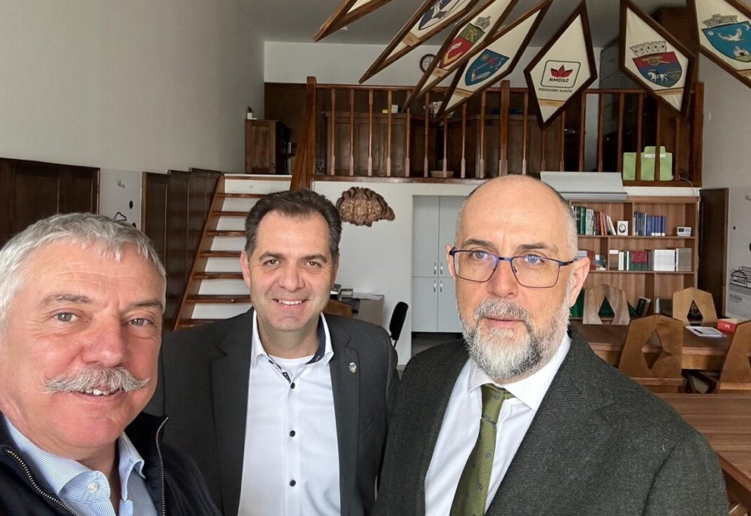 Primarul din Sfântu Gheorghe, Antal Árpád, respinge ipoteza că liderul UDMR, Kelemen Hunor, va demisiona: El sau oricine din partid ar fi trebuit să demisioneze doar dacă maghiarii din Transilvania ar fi votat cu alt partid decât cel susținut de UDMR