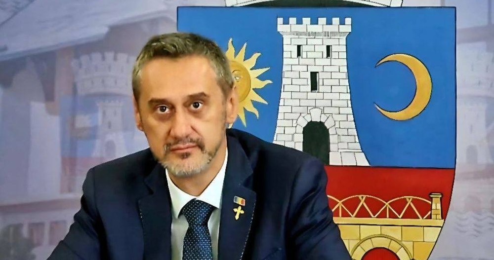 Primarul liberal din Slatina anunță că e încolțit de adversarii politici. „Sunt convins că PSD-ul plăteşte oameni care să mă urmărească”