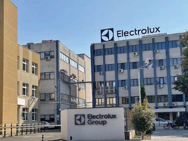 Producătorul de electrocasnice Electrolux, care deţine o fabrică de plite pe inducţie la Satu Mare, a continuat să îşi restructureze echipa locală în 2025. Numărul de salariaţi, la minim istoric