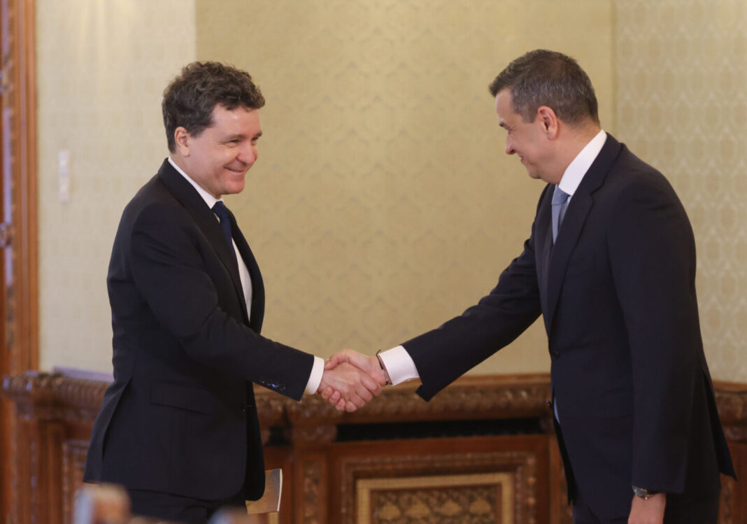 REACȚIE RAPIDĂ / Președintele Nicușor Dan intră din nou în jocul PSD / De ce vrea Grindeanu să-l aducă pe Ilie Bolojan în fața Parlamentului cu mâna CCR  / Ce spune Constituția