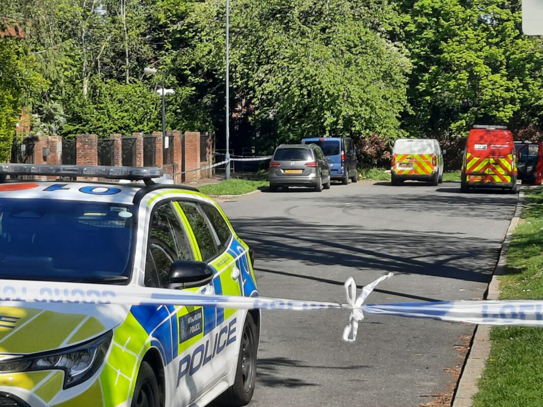 Regatul Unit ridică din nou nivelul ameninţării teroriste la „grav” după atacul antisemit din Londra