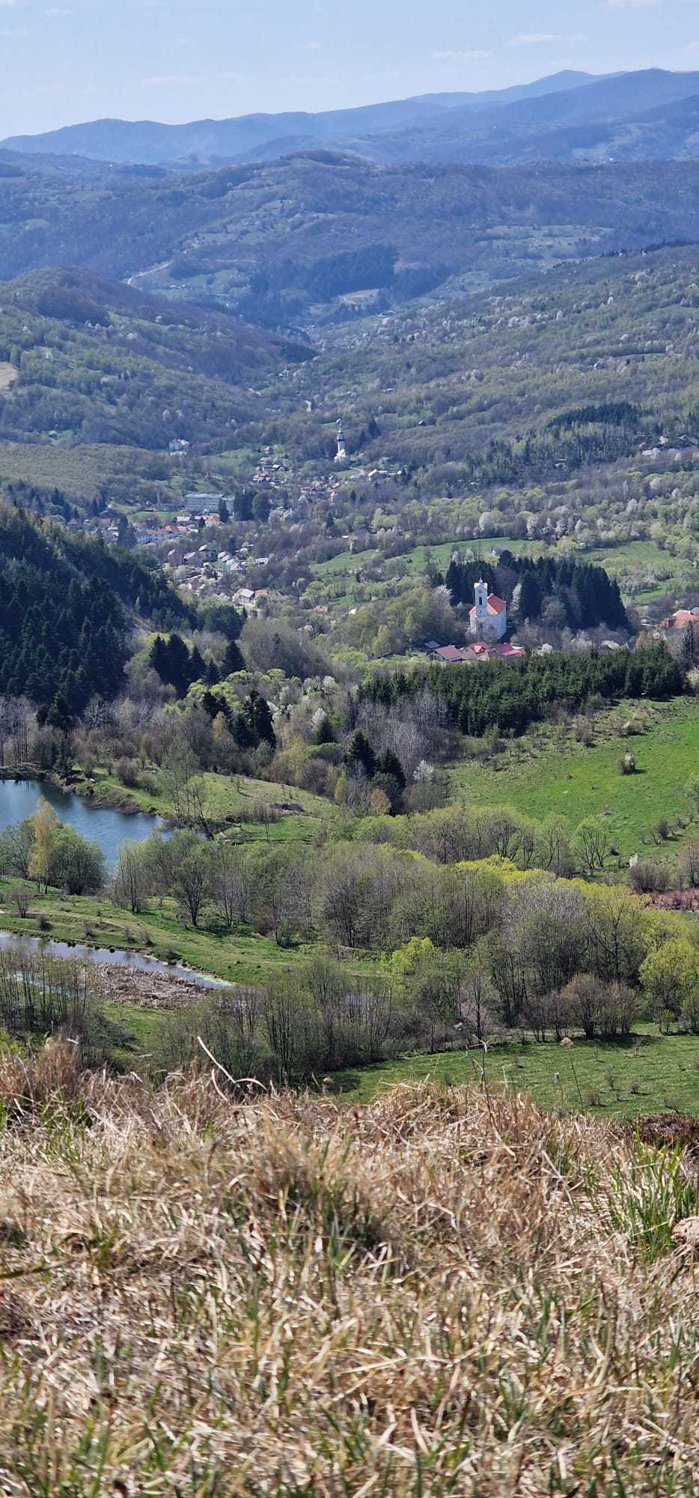 Reportaj. City break la sat, în Apuseni. Oamenii care salvează Roşia Montană, satul cu munţi răscoliţi în căutarea aurului, care se zbate să reziste pentru a spune o poveste veche de 2000 de ani