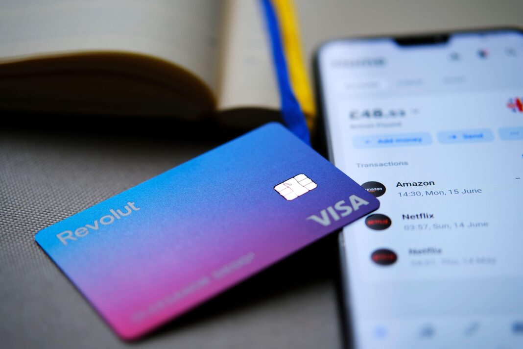 Revolut, amendată în Italia cu peste 11 milioane de euro pentru reclame cu informații înșelătoare despre comisioane / Reacția băncii