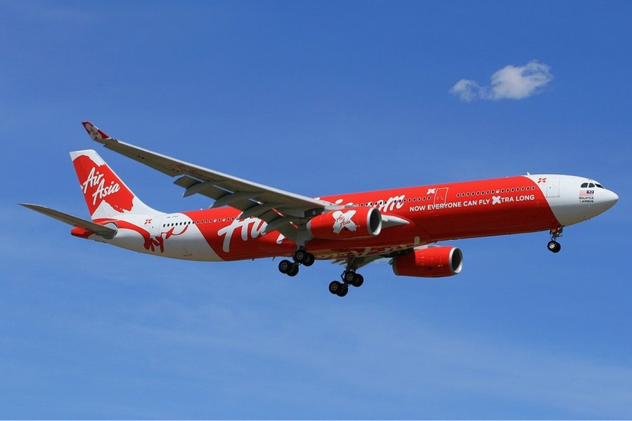 Revoluție în aviație: China anunță tehnologia care produce kerosen din poluare