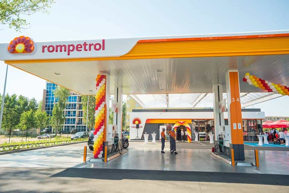 Rompetrol a ieftinit benzina de 1 Mai. Prețul ar urma să fie menținut pe toată perioada minivacanței