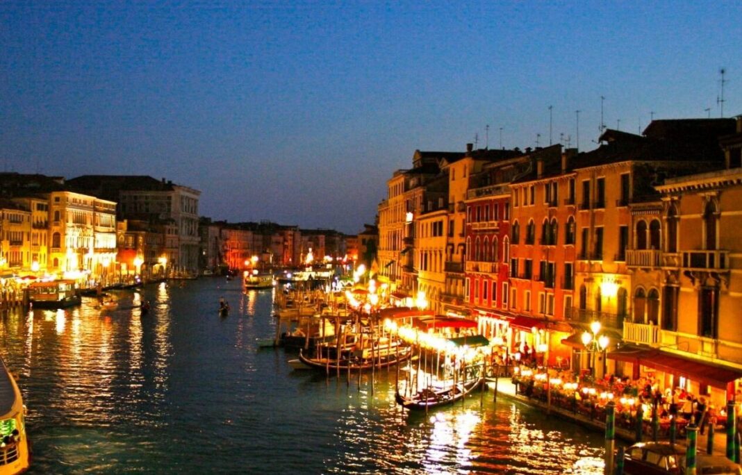 Se deschide pavilionul României la Bienala de Artă de la Veneția