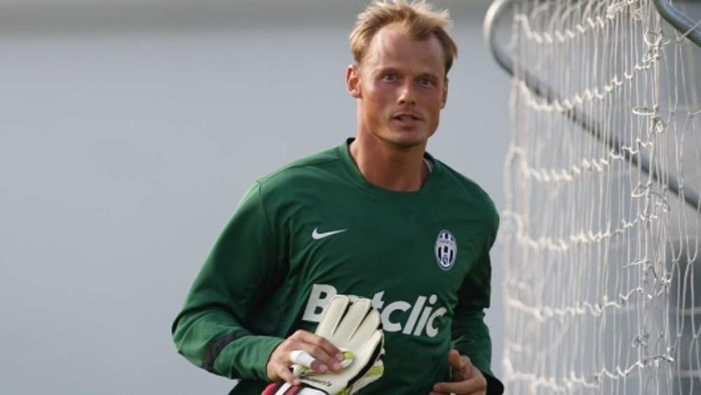 Șoc în fotbal: fostul portar Alex Manninger a murit într-un accident rutier îngrozitor. A intrat cu mașina într-un tren de pasageri