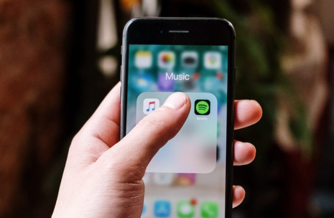 Spotify lansează noua etichetă „Verificat” pentru artiştii umani